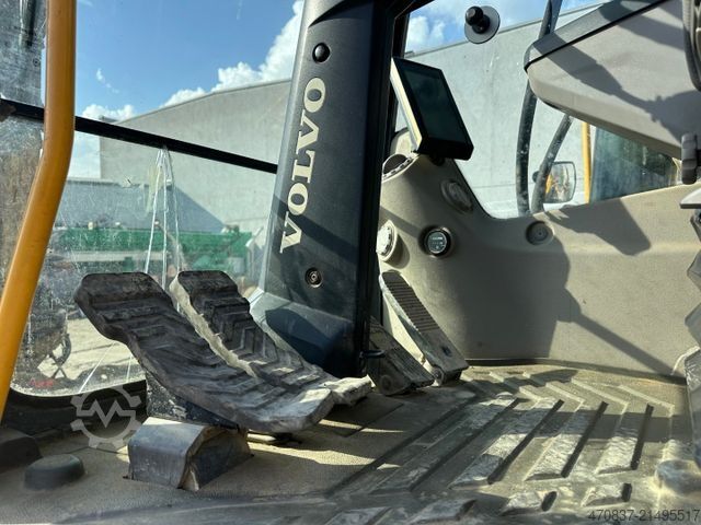 Mobiele graafmachine VOLVO EW 180 E