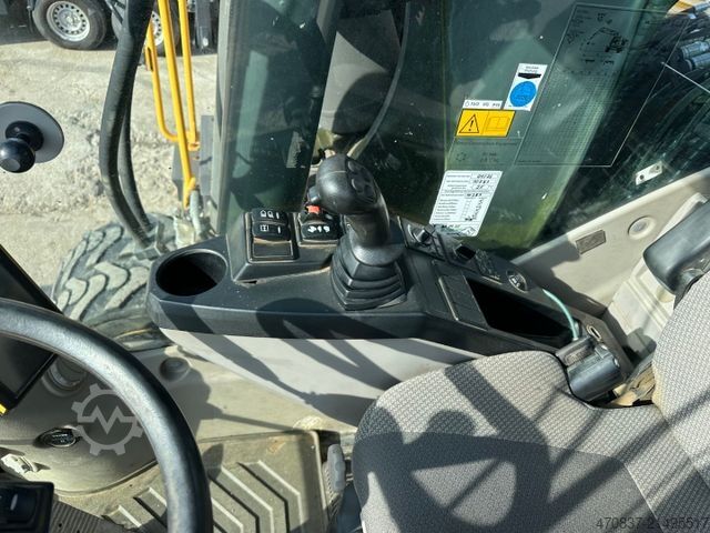 Mobiele graafmachine VOLVO EW 180 E