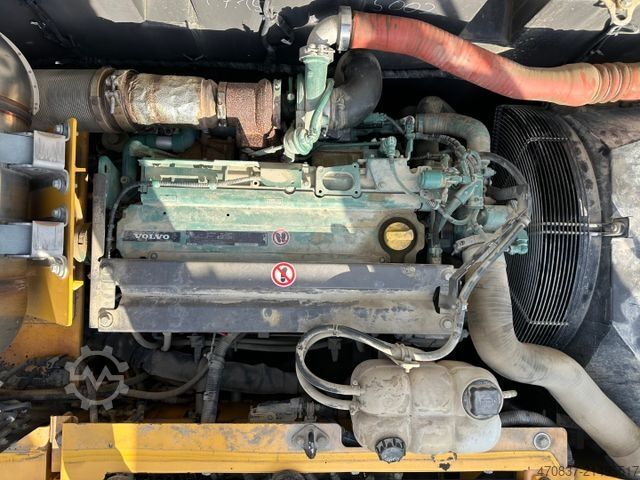 Mobiele graafmachine VOLVO EW 180 E