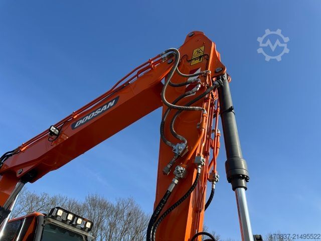 Mobiele graafmachine DOOSAN DX 165W-5 / Rototilt **Löffelpaket**