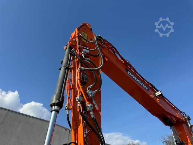 Mobiele graafmachine DOOSAN DX 165W-5 / Rototilt **Löffelpaket**