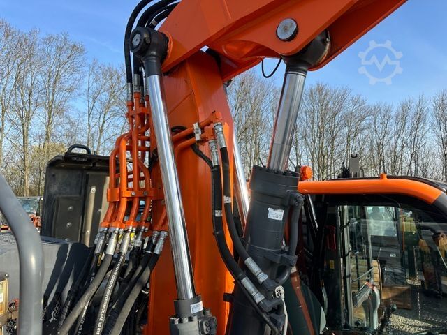 Mobiele graafmachine DOOSAN DX 165W-5 / Rototilt **Löffelpaket**