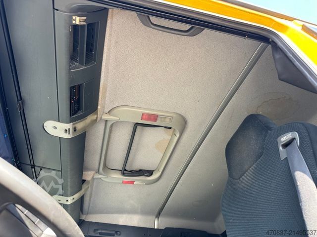 Camión portacoches MAN TGX 26.360 / BaumaschinenTransport / 9 to Rampen