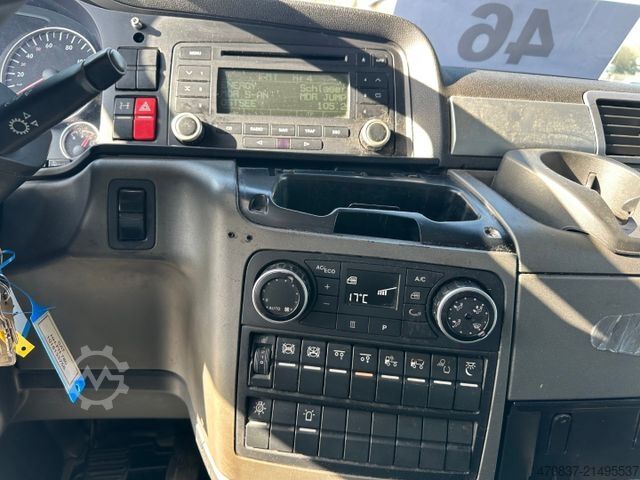 Camión portacoches MAN TGX 26.360 / BaumaschinenTransport / 9 to Rampen