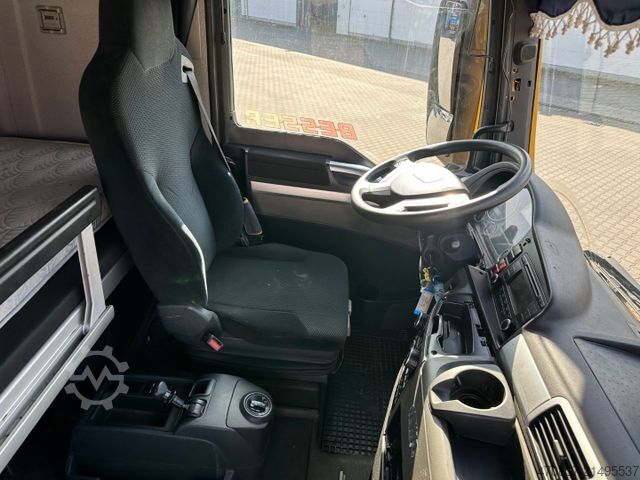 Camión portacoches MAN TGX 26.360 / BaumaschinenTransport / 9 to Rampen