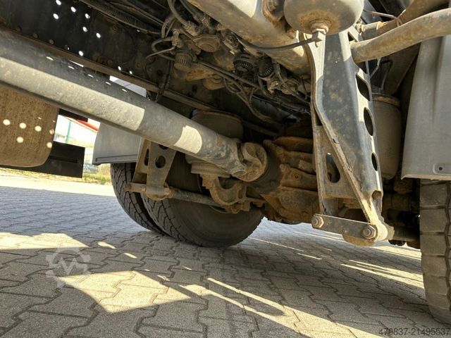 Camión portacoches MAN TGX 26.360 / BaumaschinenTransport / 9 to Rampen