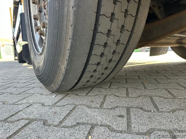 Camión portacoches MAN TGX 26.360 / BaumaschinenTransport / 9 to Rampen