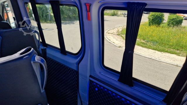 Minibus MERCEDES-BENZ 519  Allrad 4 x 4 Vorlauffahrzeug  neue ADA