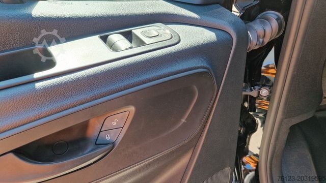 Minibus MERCEDES-BENZ 519 Allrad 4 x 4 Vorlauffahrzeug neue ADA