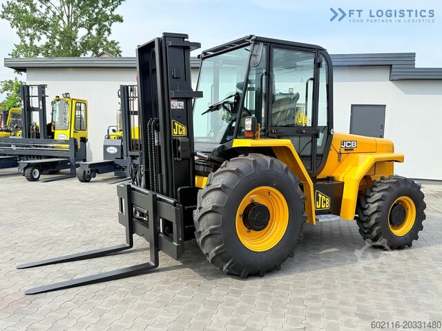 Gabelstapler für unwegsames Gelände JCB 940 / TRIPLEX 4500 / FREE-LIFT NEW TIRES