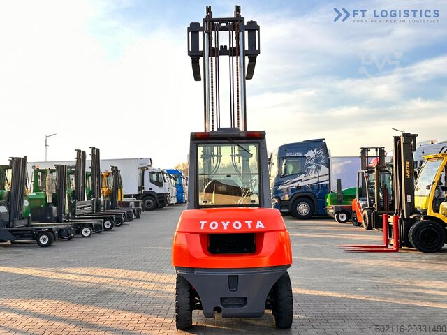 Gaffeltruck Toyota 42-4FD40 / DIESEL / 4500KG / DUPLEX / FO