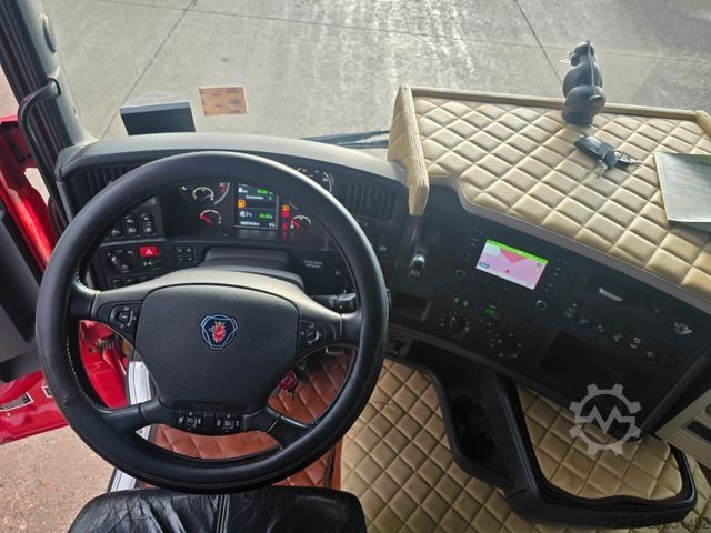 Heavy-duty truck SCANIA R 580 * V8 * KIPP * STANDKLIMA *  90T ZUGLAST *