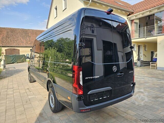 Furgon Mercedes-Benz Sprinter 319 CDI 4x4 Allrad 9-G Automatik L3H2