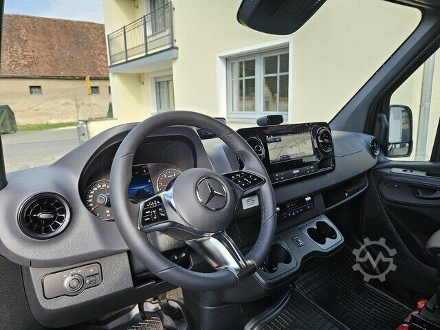 Furgon Mercedes-Benz Sprinter 319 CDI 4x4 Allrad 9-G Automatik L3H2