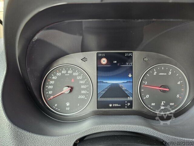 Furgon Mercedes-Benz Sprinter 319 CDI 4x4 Allrad 9-G Automatik L3H2