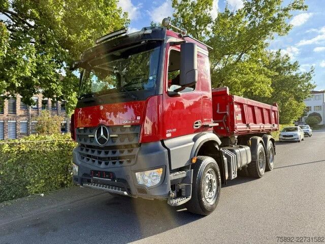 Třístranný sklápěč Mercedes-Benz Arocs 2642/6x4/ 3 x - Seiten Kipper Meiller/Eu6