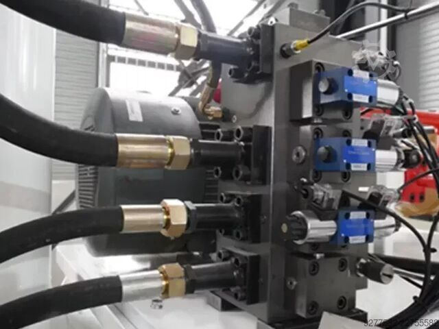C típusú egyoszlopos hidraulikus prés DIGIMA DC Prasa jednokolumnowa typu C hydrauliczna