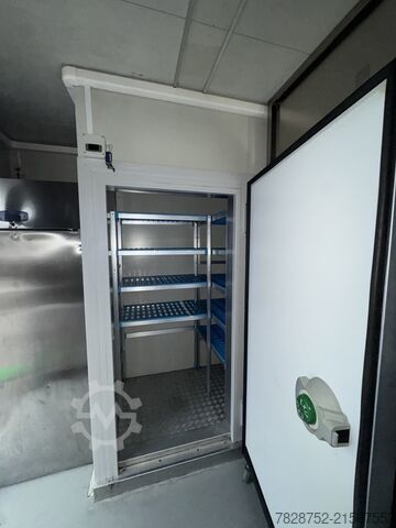 Hűtőfurgon IVECO 72-210