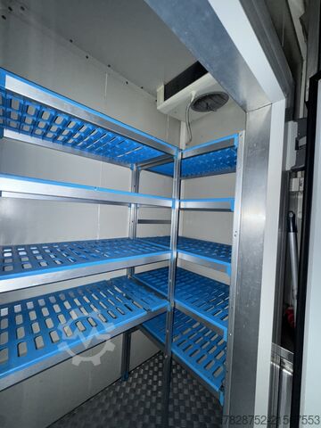 Hűtőfurgon IVECO 72-210