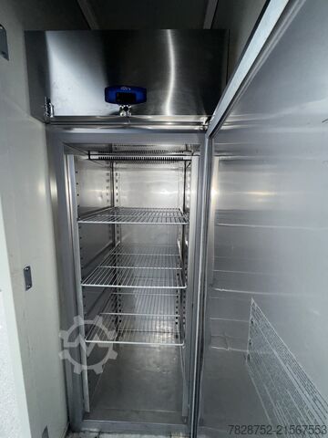 Hűtőfurgon IVECO 72-210