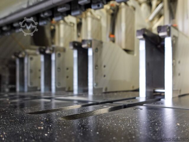 Sega per pannelli - alimentazione dal davanti SELCO WN 610