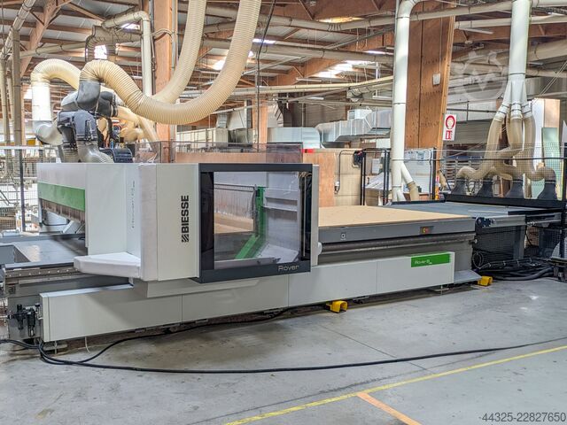 Centro di lavoro con tavola di appoggio BIESSE ROVER B FT 2243