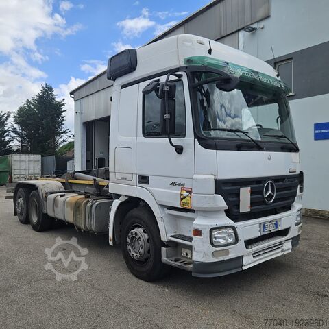 Leszerelhető teherautó Mercedes-Benz Actros 25.44 LS