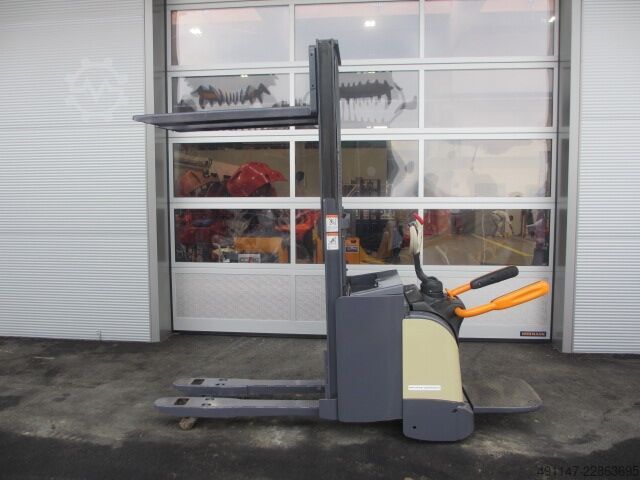Manuell pallvagn Crown DT3040