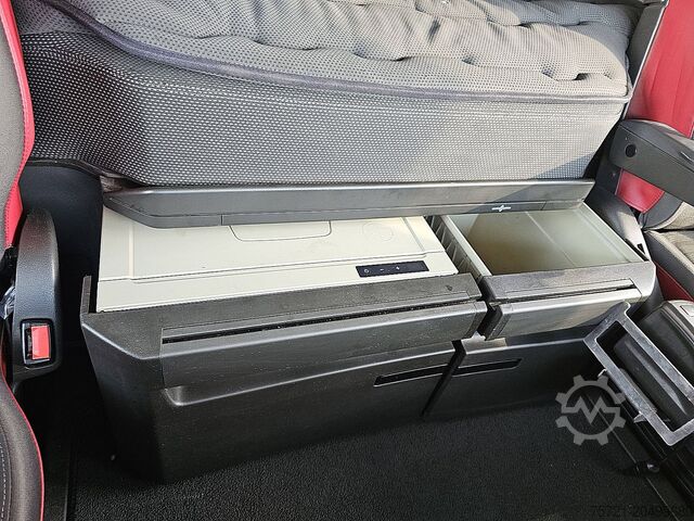 Standard-SZM VOLVO FH 500 6X2 STEERED PTO+HYDR