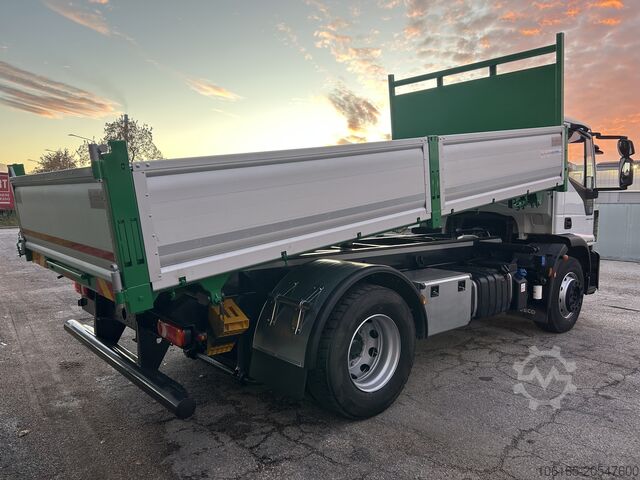 Camion à benne basculante à trois côtés IVECO EUROCARGO 180E28