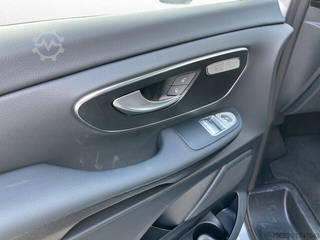 Minibusz Mercedes-Benz V 220 d STYLE LED AHK Lenkradh. Distr.