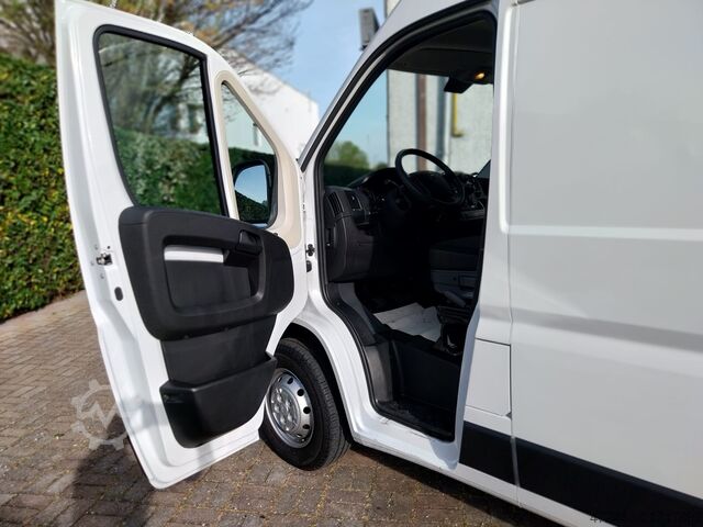 Furgon blaszak Citroen Jumper 33 BlueHDi 140 S&S PM-TM Furgone