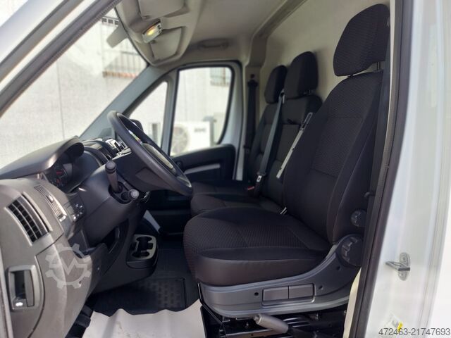 Furgon blaszak Citroen Jumper 33 BlueHDi 140 S&S PM-TM Furgone