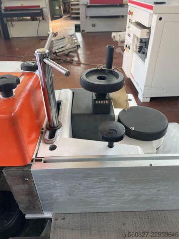 Freza cu ax înclinabil SCM T 150K