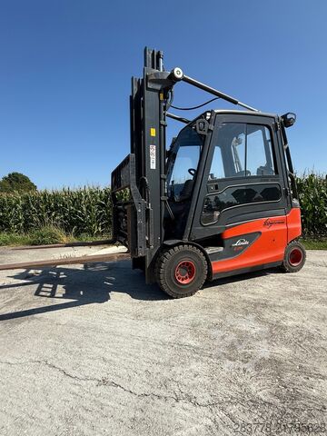 Targonca Linde E25