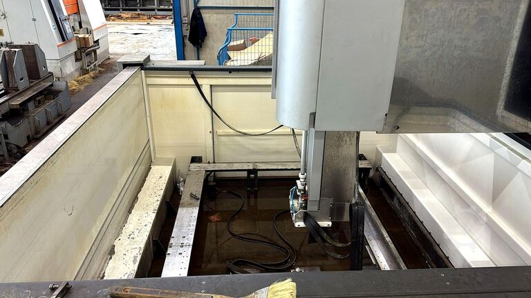 Mașină de erodat sârmă ONA AX 130