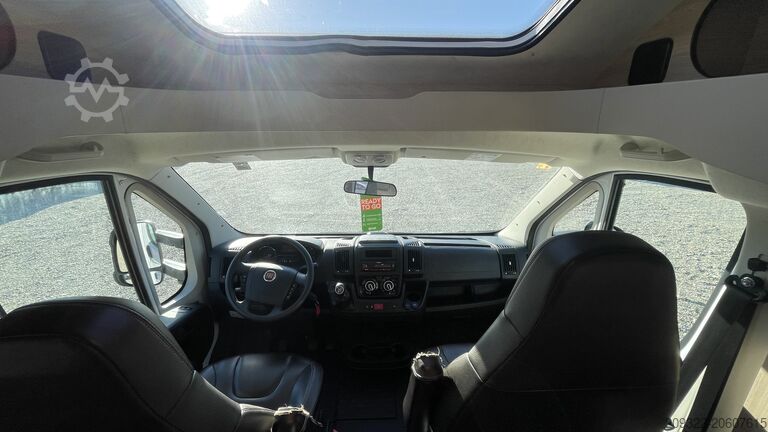 Halvintegreret autocamper Fiat Ducato Carasuite 650 MF 5 | 5 Posti Letto | Semintegrato