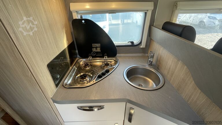 Halvintegreret autocamper Fiat Ducato Carasuite 650 MF 5 | 5 Posti Letto | Semintegrato