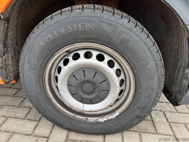 Pickup Volkswagen Crafter 130 Kw, 7-Personen, HIAB T-CLX 009-2, P...