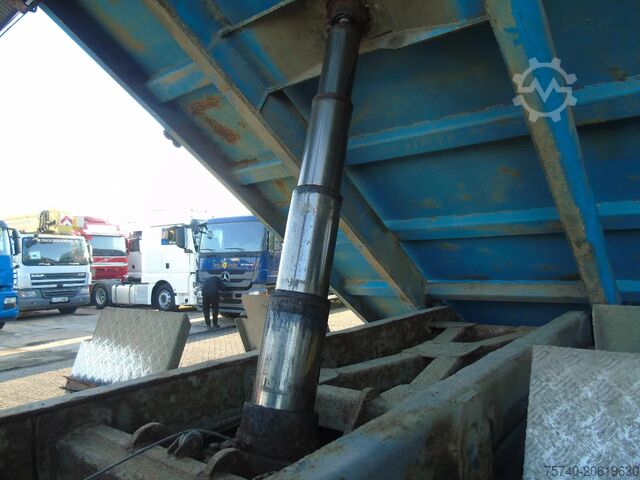 Vrachtwagen met kraan Volvo FM 9.340 + HIAB 122 E4 + TIPPER + MANUAL