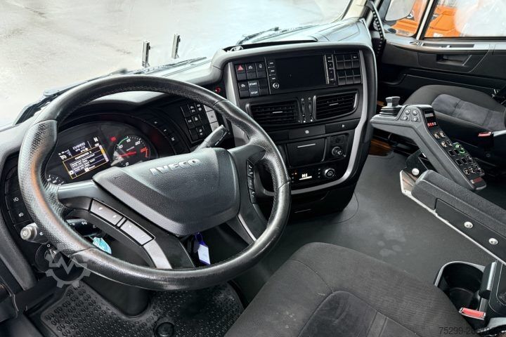 Haakarm vrachtwagen Iveco 340X51Z X-Way 8x4 Hiab / Swiss-Vehicle