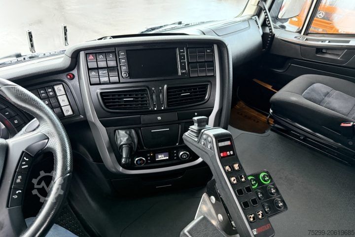 Haakarm vrachtwagen Iveco 340X51Z X-Way 8x4 Hiab / Swiss-Vehicle
