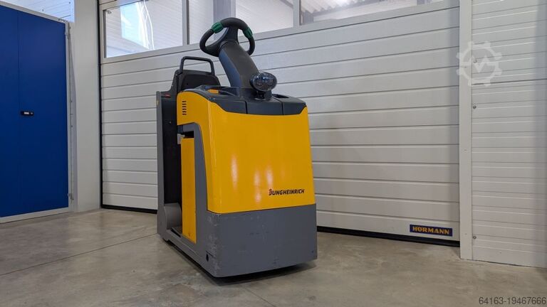 Traktor Jungheinrich EZS 130