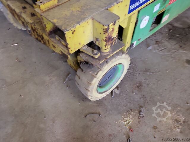 Mesa elevadora de tijera Iteco IT10130 (for parts only)