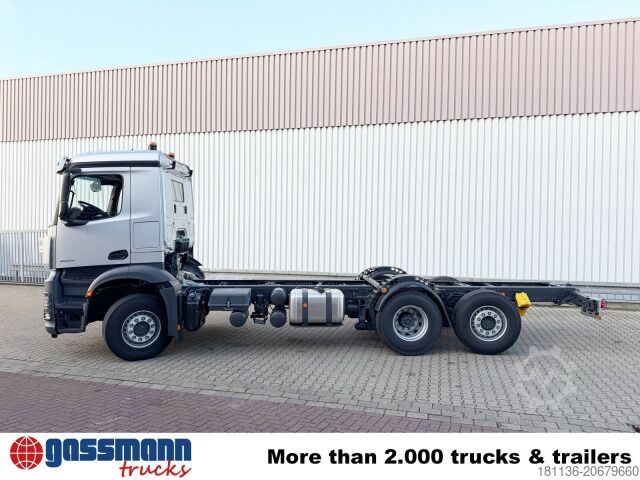 LKW-Fahrgestell Mercedes-Benz Arocs 2553 L 6x2, Lenk-/Liftachse, Navi,