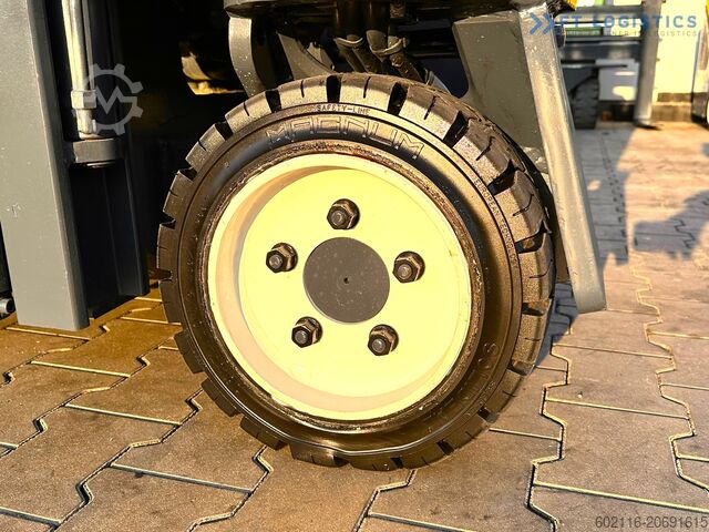 4-kierunkowy wózek widłowy Combilift C3000CB / LPG / TRIPLEX - 4900MM / LPG