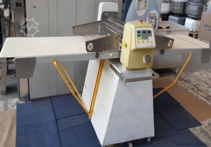 Laminadora usada em suporte RONDO DOGE RONDO DOGE SS062