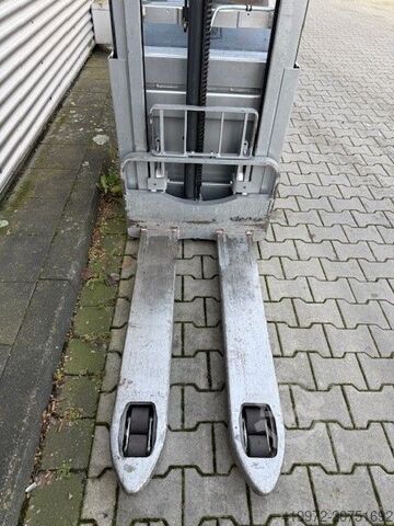 Double stacker Still EXD-SF20