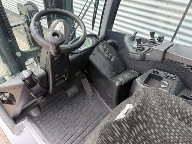 LPG -gaffeltruckar Still RX70-35T