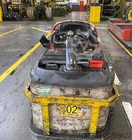 Diverse industrieelvoertuigen / heftrucks STILL